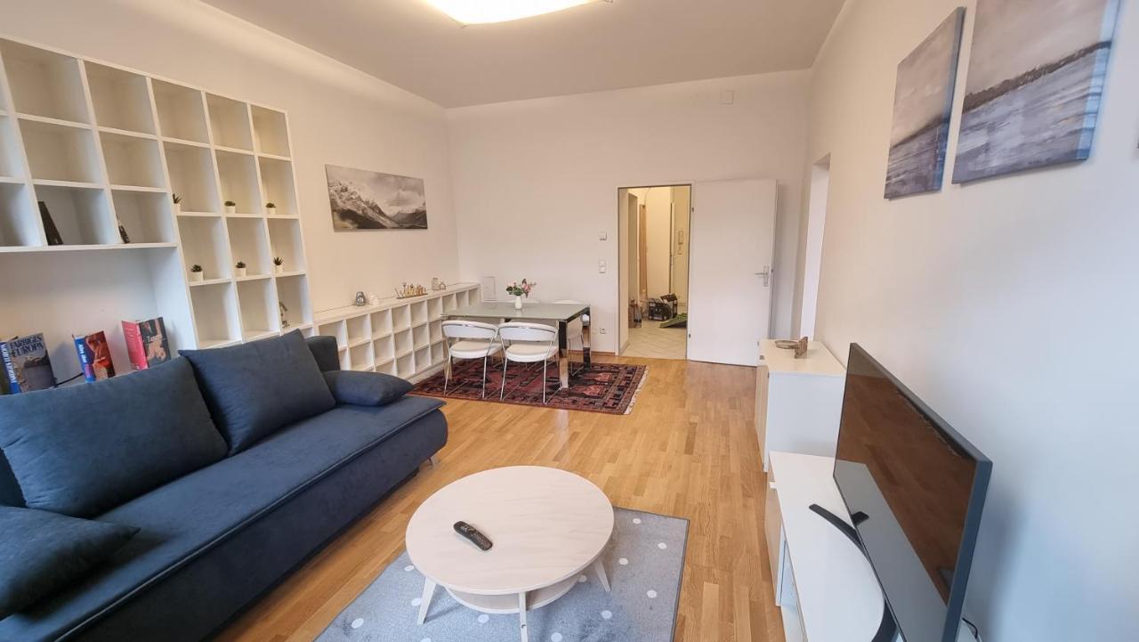 Sunny Apartment Next To Metro 1Br Viena Exterior foto