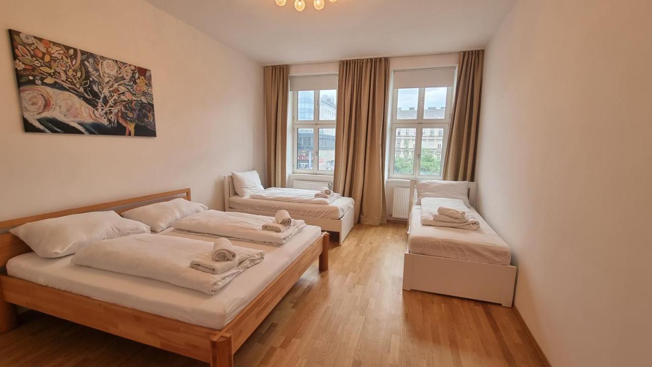 Sunny Apartment Next To Metro 1Br Viena Exterior foto