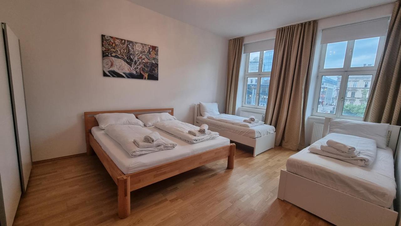 Sunny Apartment Next To Metro 1Br Viena Exterior foto